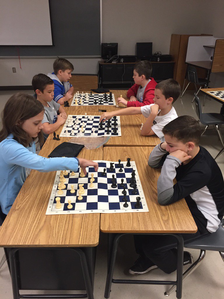tollenaereclass's tweet photo. Don't worry... play chess https://t.co/vhTEGEgRIy