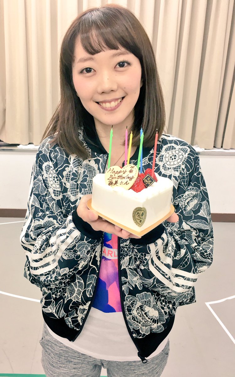 ミュージカル アルジャーノンに花束を 稽古場通信外伝 本日は稽古お休みでした みなさまそれぞれの過ごし方でリフレッシュされたようです なので写真は昨日の吉田萌美さんのお誕生日祝い 前日のサプライズがあるから当日は油断してた と吉田