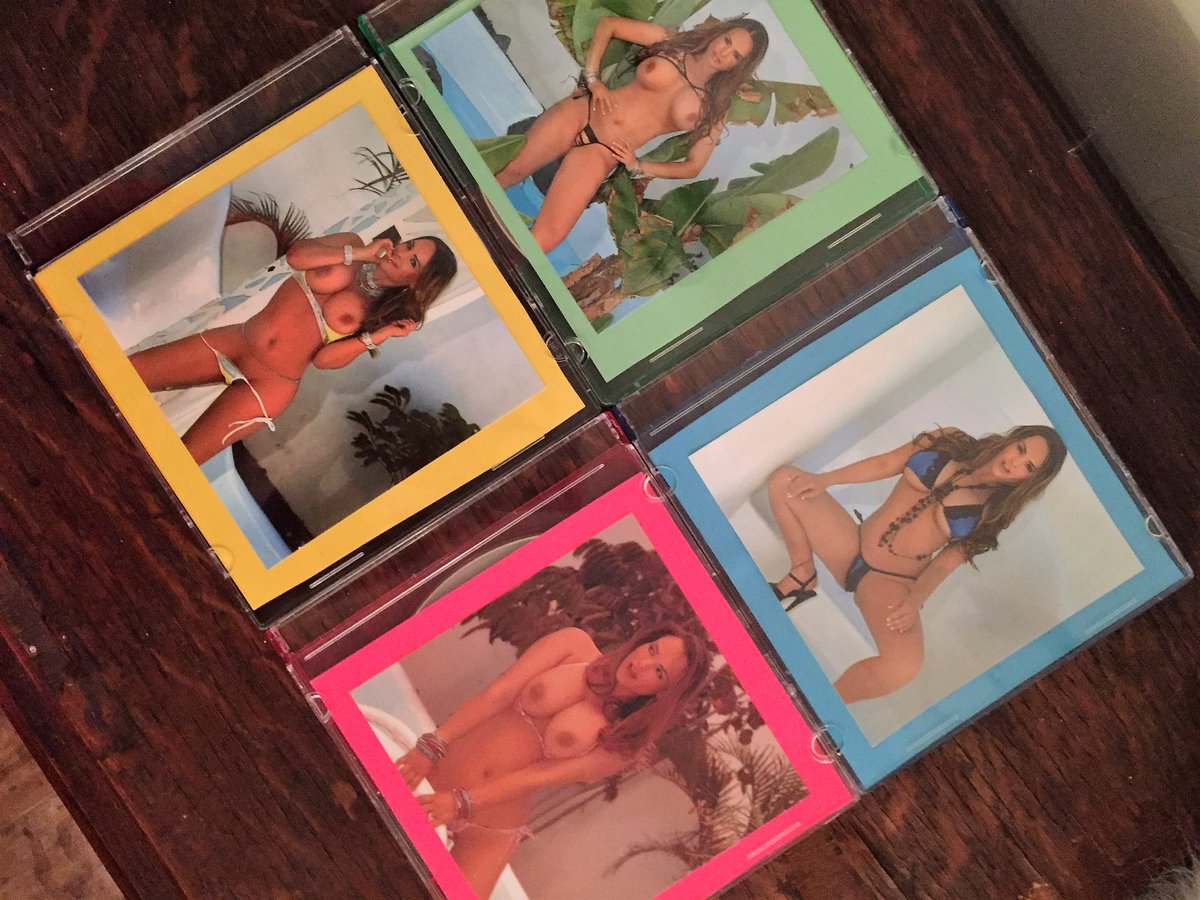 HollyMcguirexx tweet picture