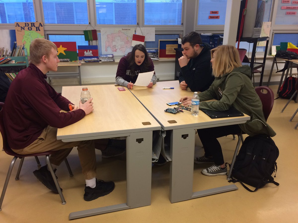 mmerauch's tweet image. What do Trump, Harambe, Drake and Elsa have in common? They&apos;re characters in French 2 stories #passécomposé @Newark_Schools @NewarkHighCats