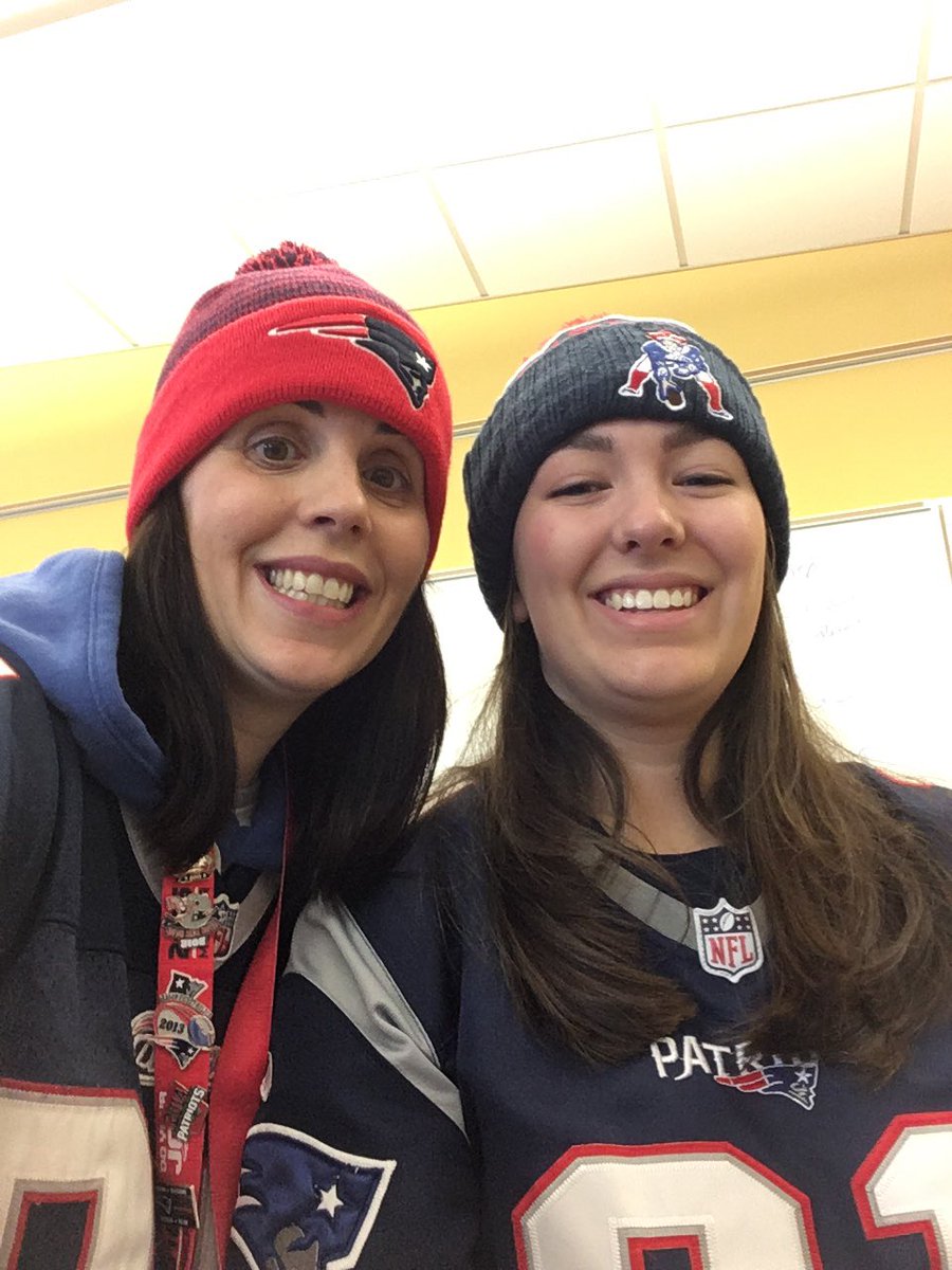 MsJPelletier's tweet photo. When you are a super fan #NewEnglandPatriots #ghscommunity https://t.co/ONTG7UmrQS