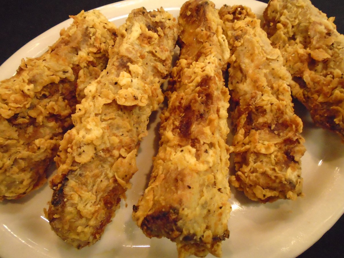 CalicoCounty's tweet photo. Still time to order for your Super Bowl Party. Chix Tenders, Fried Ribs, Mini Sandwiches, Chili, Cookies, CINNAMON ROLLS. #HomeCookinGood https://t.co/C2wtvkgRm8