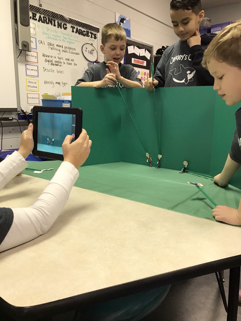 jaoakley73's tweet image. Preparing to use Green Screen to show off our reading skills @aolets_go @kboyd @tavia_clark  #techbadge