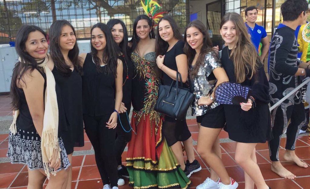 sen17ors's tweet photo. Aqui las viudas presentes... https://t.co/YRMScZTTdh