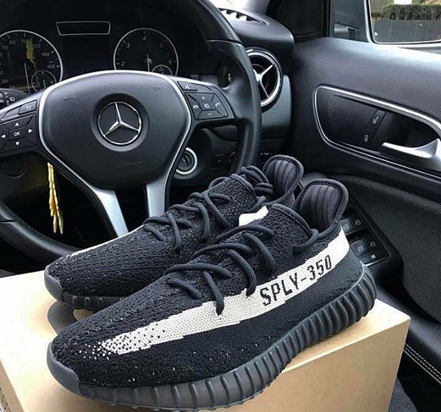 luxury__locker's tweet photo. This colour just gets us everytime😍👟
Message us to order yours now !! #yeezy #YEEZYBOOST350V2 https://t.co/YVzh0HoQ9l