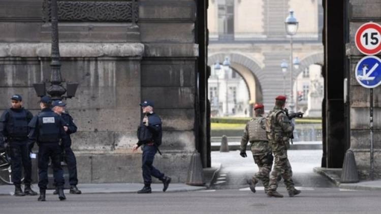 Refugee in France Louvre yelling Allahu Ackbar thwarted before attack