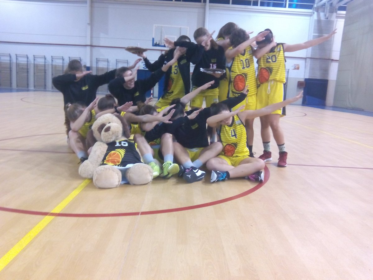 Ahora toca celebrarlo!! Y felicidades a nuestras jugadoras <a href="/CristinaAbad13/">Cristina Abad</a>  y Belén Canalejo por su cumpleaños!!