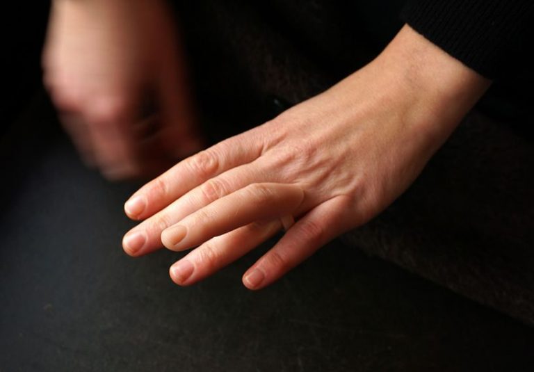 Dedos, orejas la nueva tendencia de joyería más curiosa (+FOTOS) bit.ly/2jLPs5k