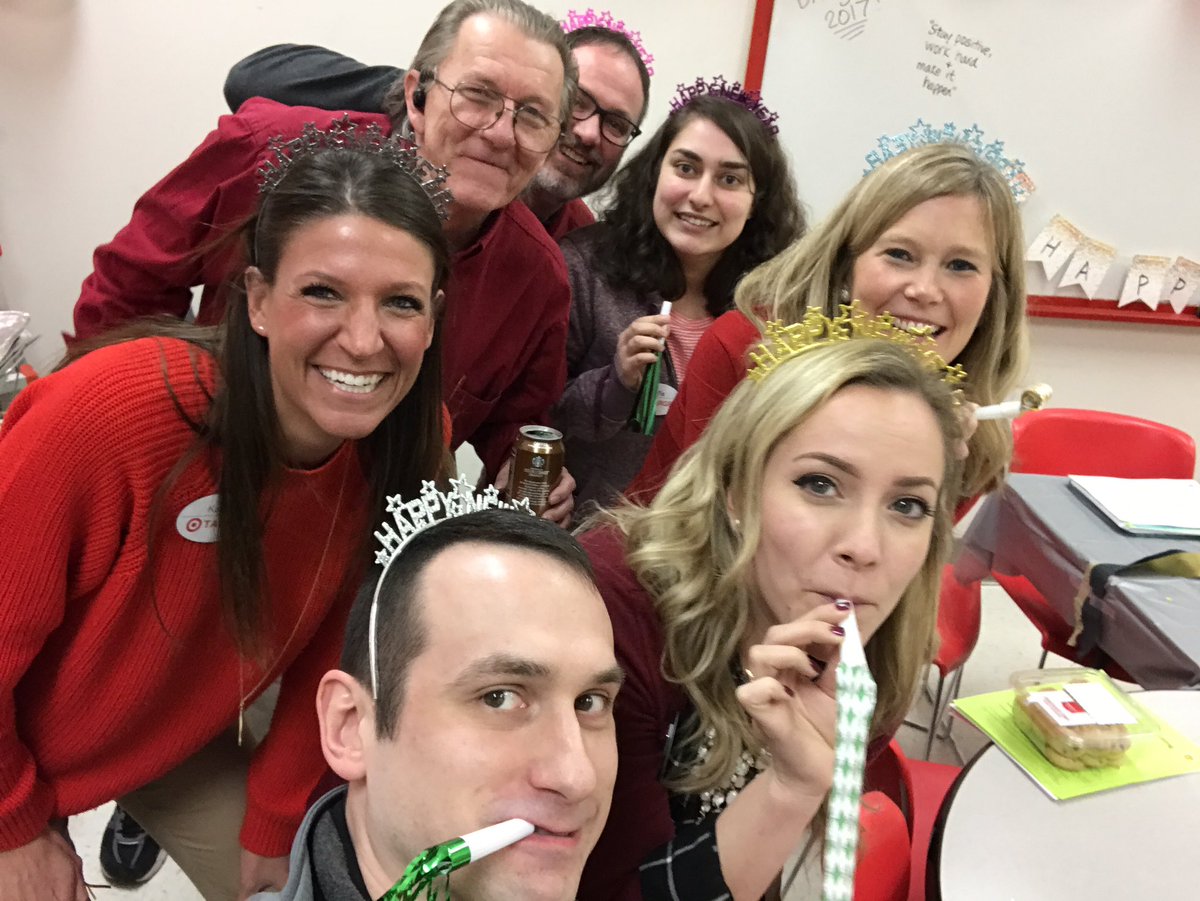 Our New Years party to start the new fiscal year! Look out! 2017 is OUR year! @Leonora_Is <a href="/jennifernbest/">Jennifer Best</a> @alical28