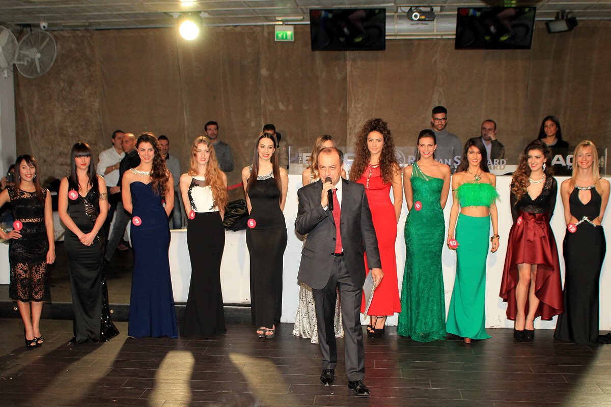 sandrobrambilla's tweet photo. #Finale #MissCiclismo 21/12/016 #TheBeach #Milano #AlessandroBrambilla #Presenter #Foto @IlPedaleRosa #Miss #Ciclismo #Speaker 1. #Gozio A. https://t.co/zT0GdW5SGP
