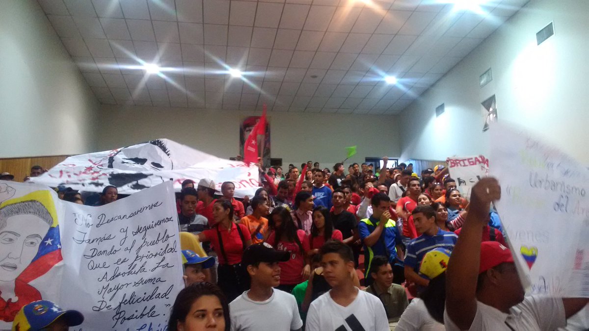 AbsalonQuiroz's tweet photo. Brigadistas @MRobertSerra #Trujillo recibirán financiamiento del @BcoBicentenario #SoyRobert para impulso productivo
#SucreViveLaPatriaSigue https://t.co/JX0x912pQi