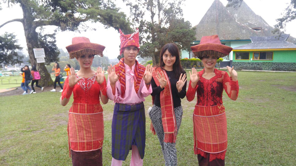 officialJKT48's tweet photo. Cuplikan keseruan @missionxttv @TRANSTV_CORP bareng @nabilahJKT48 tgl 4 Februari 2017 https://t.co/APDo7DqEBI