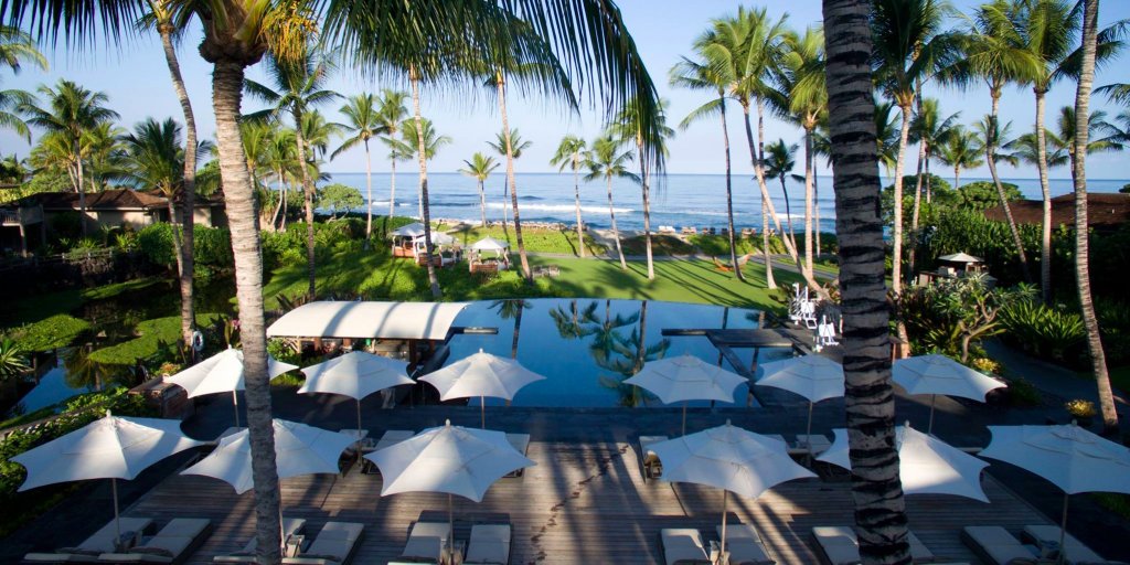 BusinessInsider's tweet photo. The 10 best hotels in America, according to US News &amp; World Report https://t.co/isk12539Zs https://t.co/PtL9YUpnSC