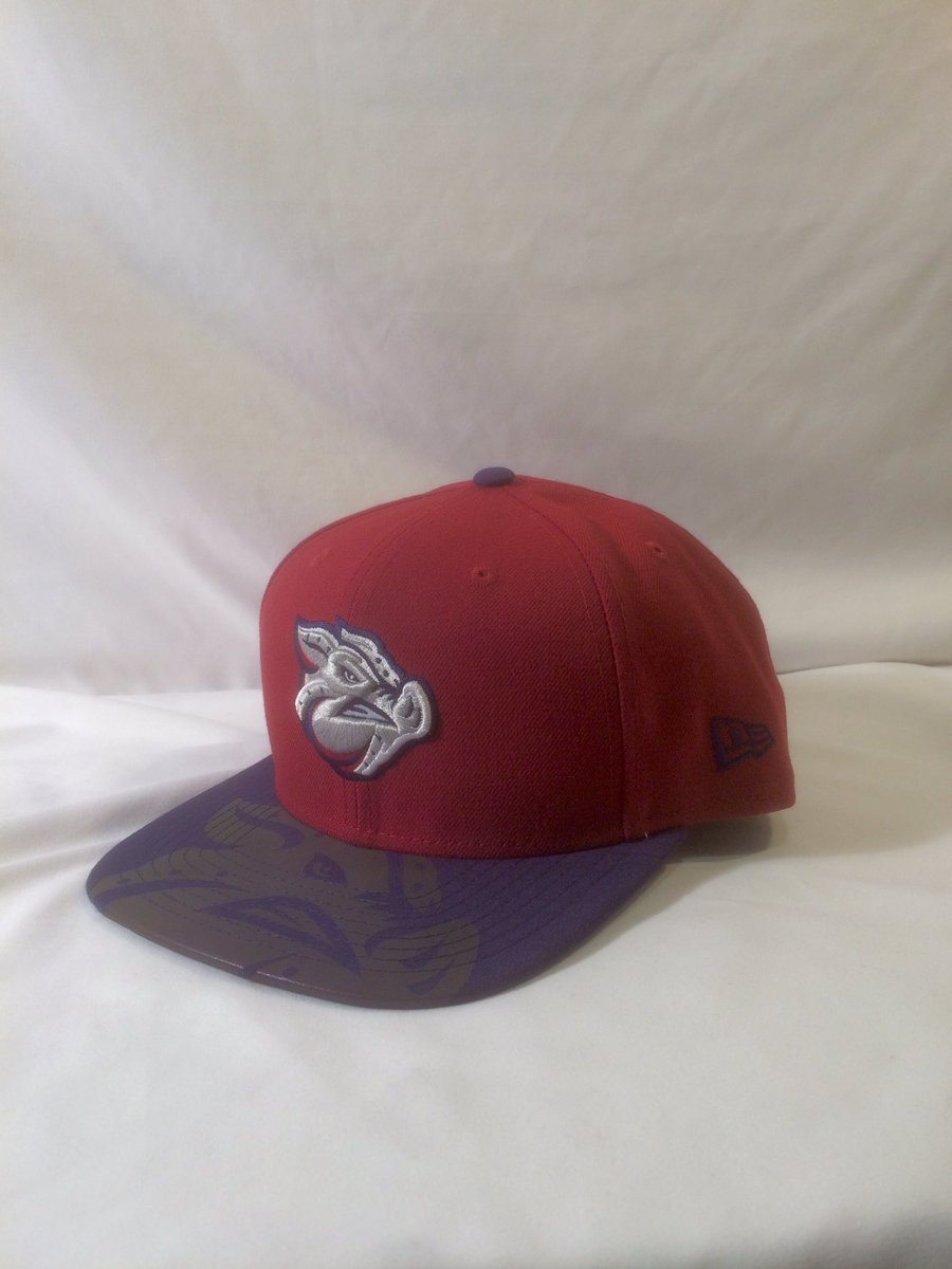 IronPigs's tweet photo. Want this reflective brim SnapBack? Follow us and RT this tweet for a chance to win!We'll announce a winner at 3pm today.

#FreeStuffFriday https://t.co/9zTA2IETgt