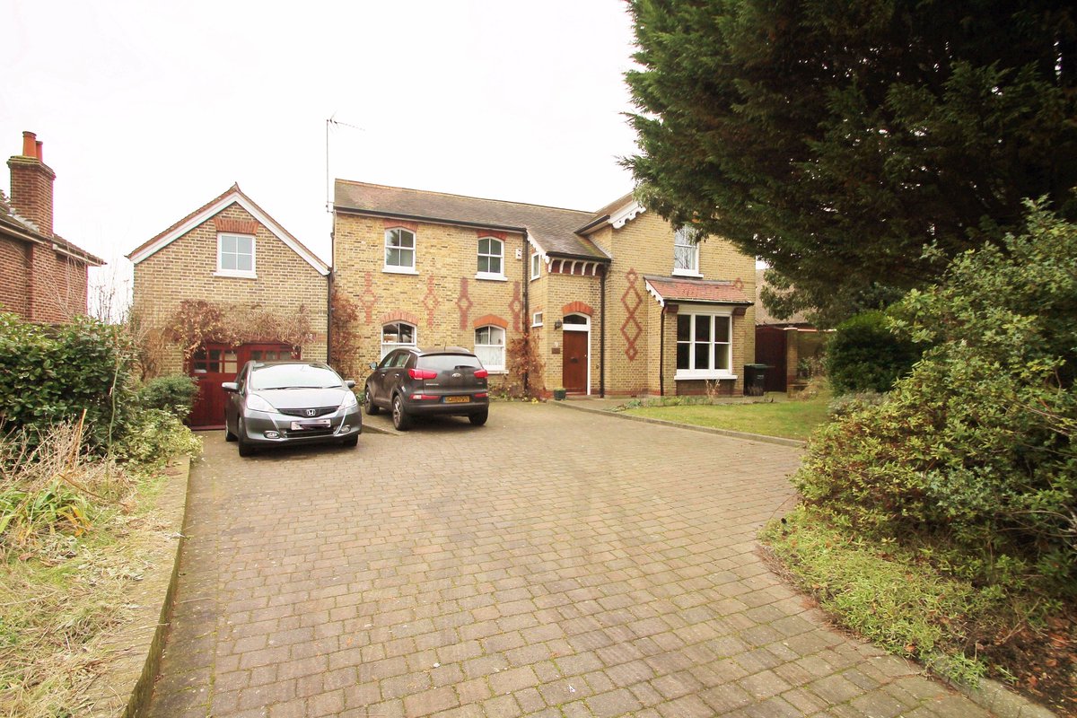 MilesAndBarrZB's tweet photo. Old Road East
Gravesend
£750,000
https://t.co/qLcr8CkMoc #gravesend #milesandbarr https://t.co/koK0NBN6JZ