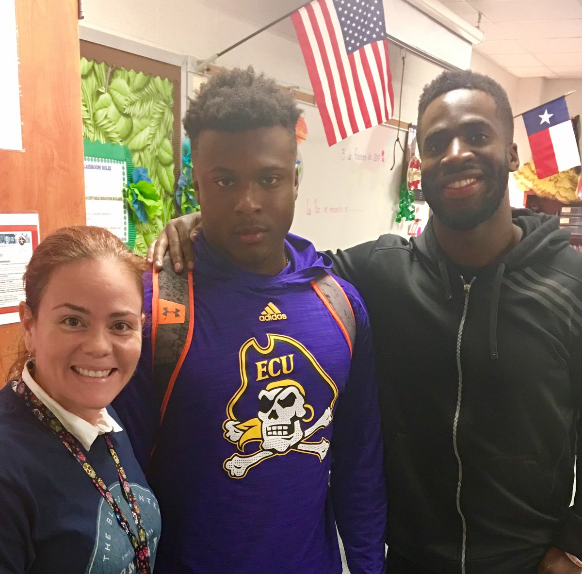 DavisHSLatinos's tweet photo. @PrinceAmukamara Gracias por visitarnos en @DavisHSLatinos https://t.co/oeLGEMlqGm