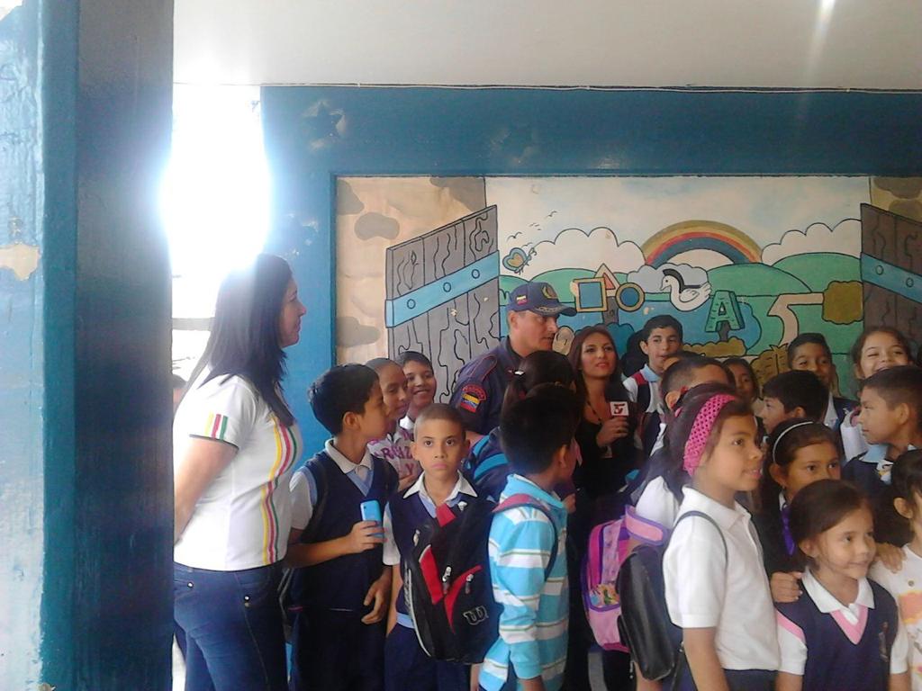 RPAAndresBello's tweet photo. Plan Nacional Despertar con los Bomberos 2017.UEE Andrés Bello.@gallocantaclaro @DireducacionGBT @rpatachiraDE @VielmaEsTachira https://t.co/7PuWPa29qr