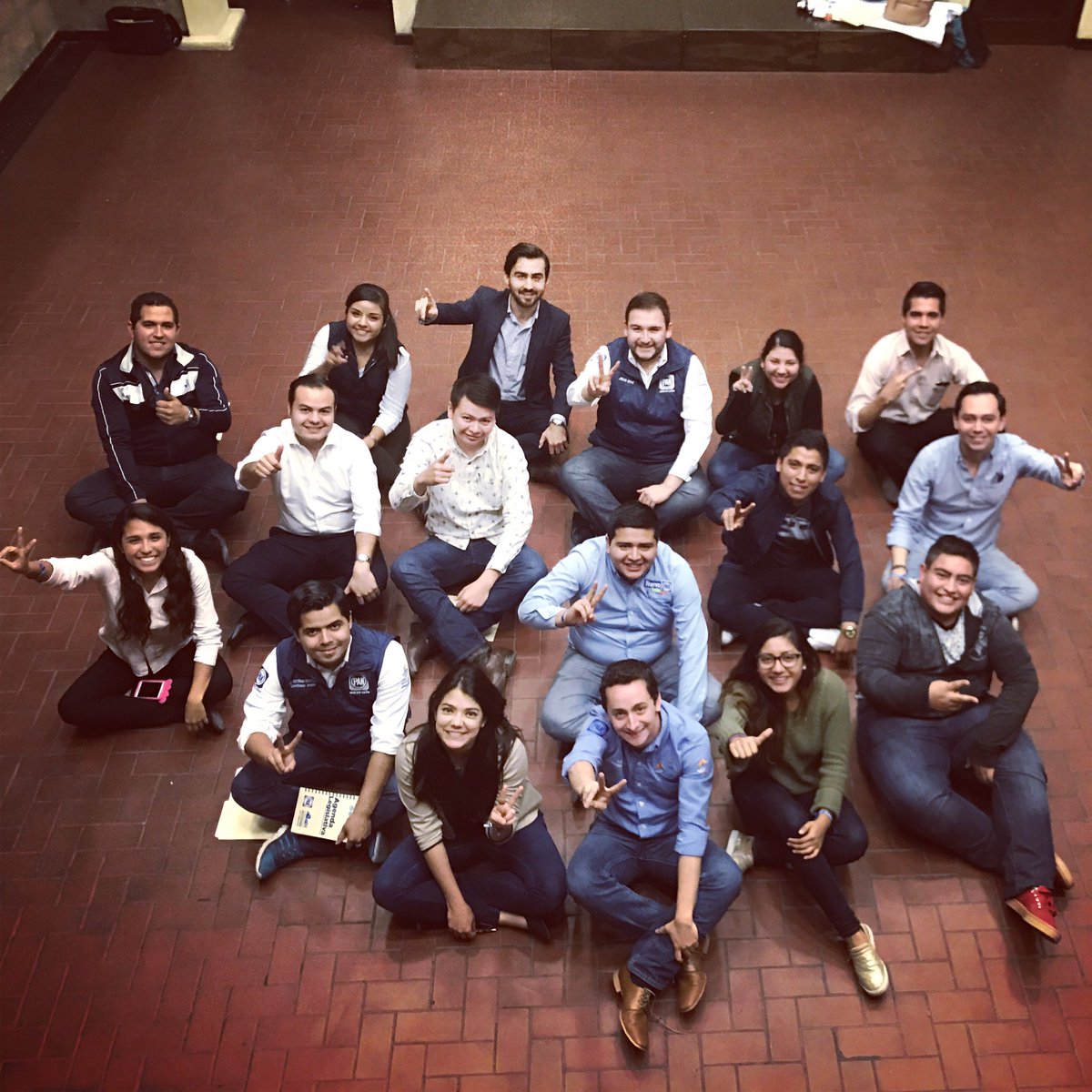 AJuvenilNL's tweet photo. #EscribiendoLaHistoria. Secretarios y Coordinadores conformamos el gran equipo de #AJNL y estamos listos para el 2017. https://t.co/RVgawO4f8z