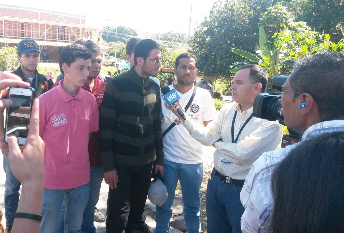 Seguimos en el Circuito Judicial EXIGIENDO LA LIBERACIÓN INMEDIATA de nuestros compañeros Julio Bustamante y Diego Bustamante.