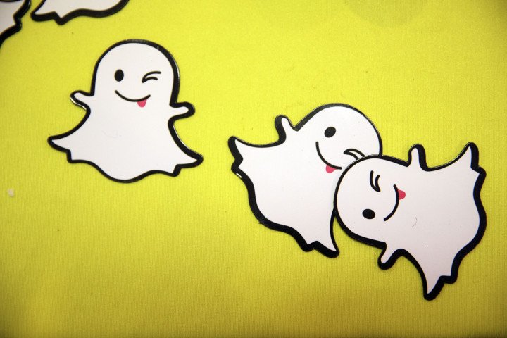 FortuneMagazine's tweet photo. Here’s how insanely expensive Snap’s IPO will be https://t.co/wiz8S9vR8i https://t.co/LKKHMGEeRL
