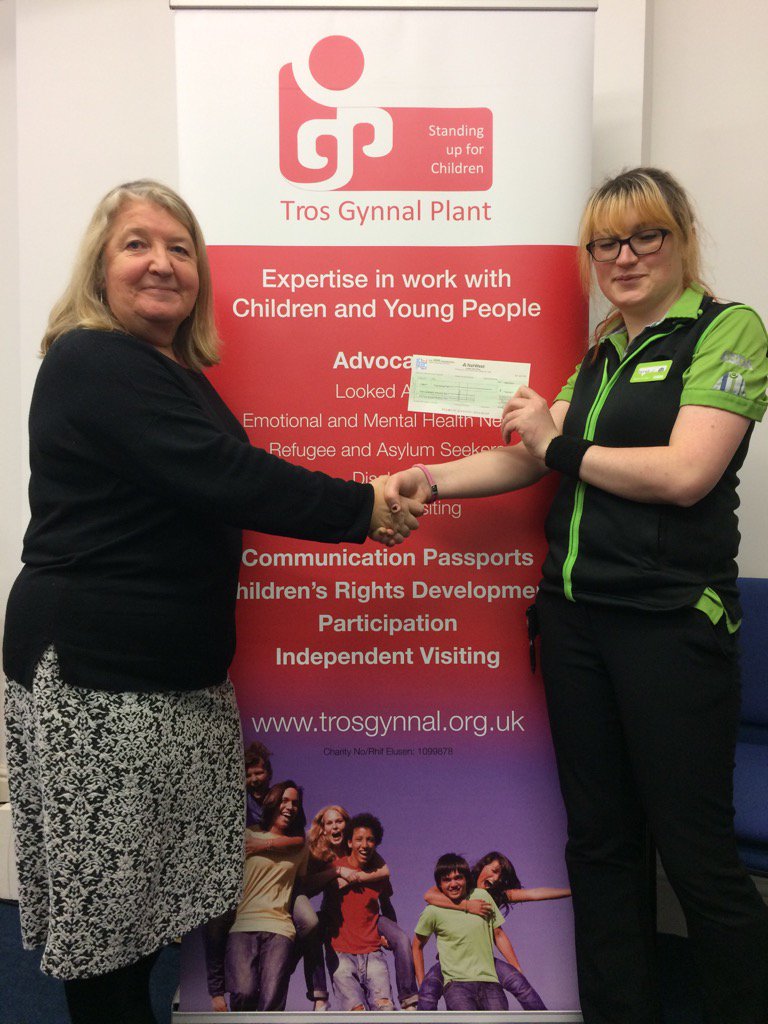 KarenJoWales's tweet photo. Lovely Friday feeling with £200 cheque received from @asdaleckwithrd #standingupforchildren #ASDA #green coin https://t.co/n0fzXXZXvX