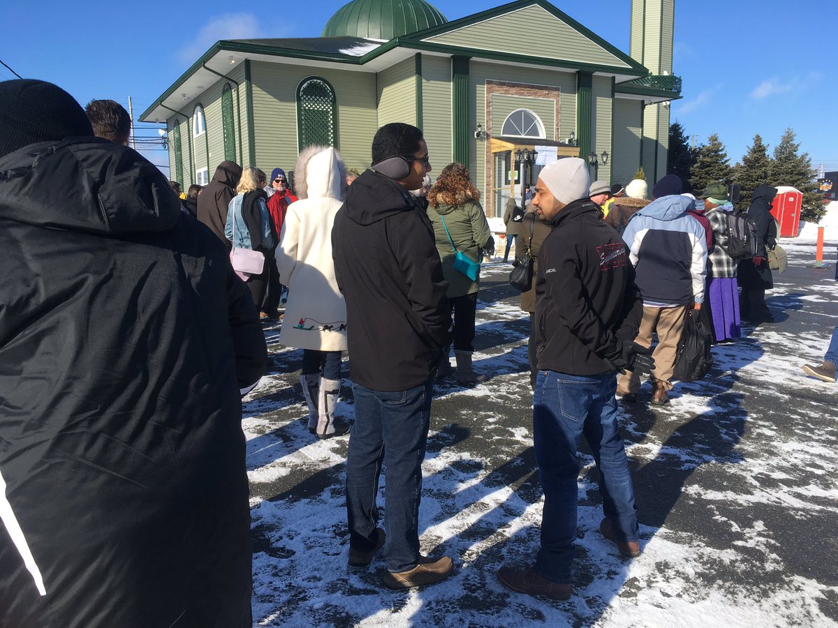 GerriLynnMackey's tweet image. St John's Muslim community is welcoming people to gather outside Mosque, Logy Bay Rd to show solidarity today during prayers. @VOCMNEWS
