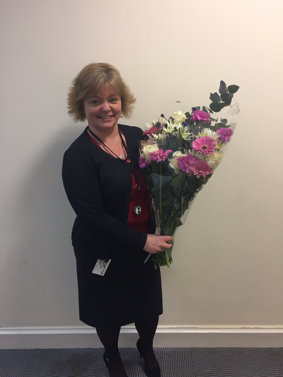 MacroSarah's tweet photo. Fabulous flowers from a customer today for #lengendaryservice. @welshclaire @MariaMazraz @rjwilliamsuk @NWEarea https://t.co/XAsLvdoq7s