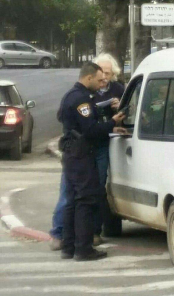 Cop: "Do you know how fast you were going?"

Albert Einstein: "Speed is relative officer."