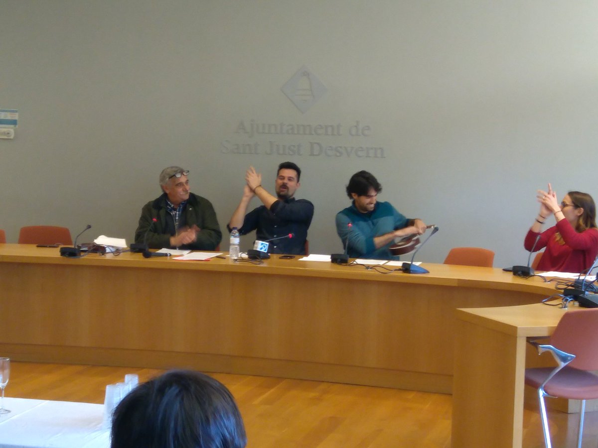 Dient adeu al programa estrella de la Radio Desvern <a href="/lapenyadelmorro/">Penya del Morro</a>