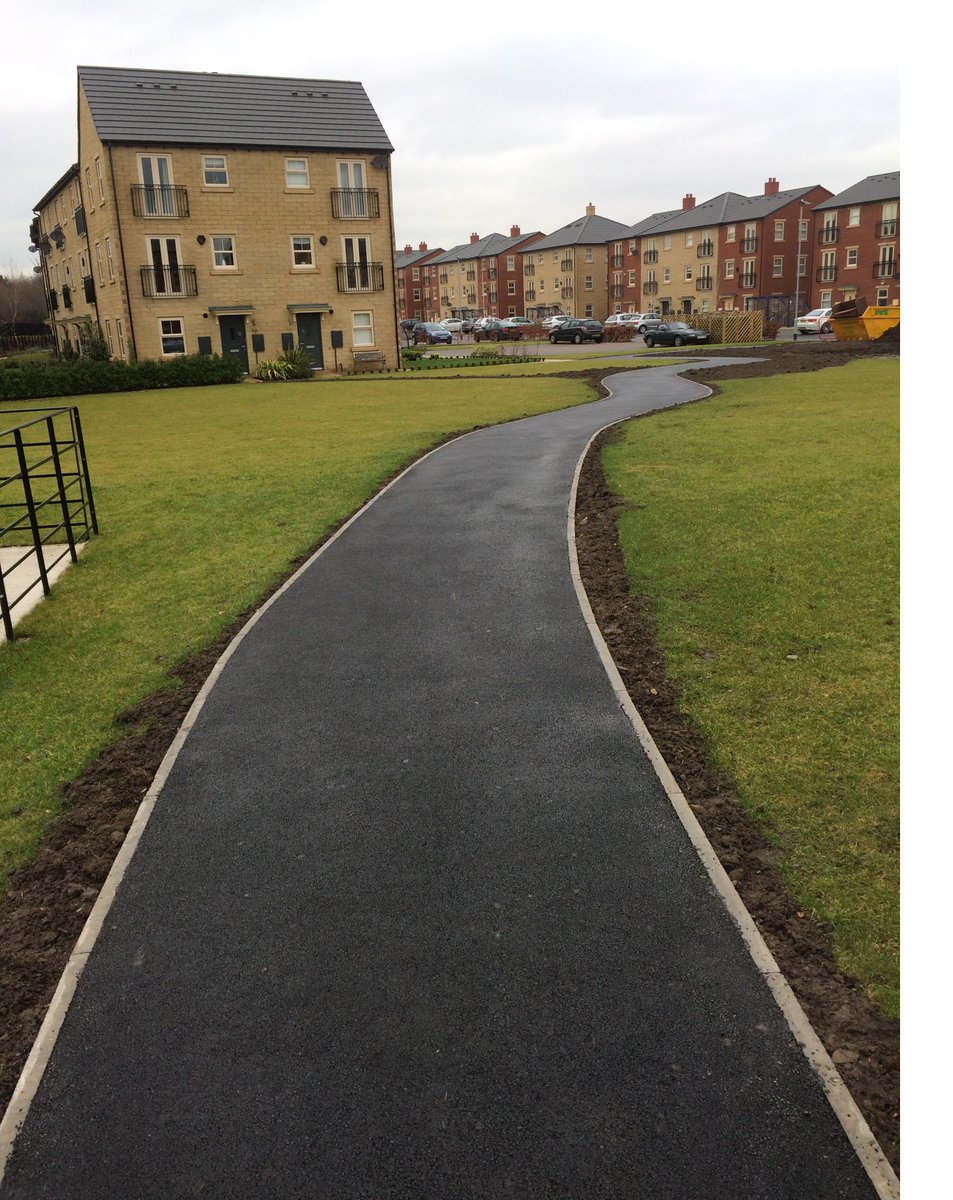 ApplebridgeCL's tweet photo. New surfacing and external works pics added to https://t.co/X7PwzwLZsZ at Otter Island #Leeds @homesbystrata @TarConLtd #housing #yorkshire https://t.co/OtFcPtec84