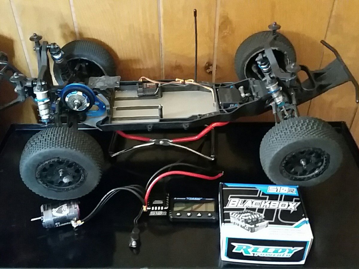 speed_mob's tweet photo. @reedypower BATTMAN IS DA MAN CONGRATS TO HIM & YOU @reedypower & ALSO THANK YOU FOR MY NEW BLACKBOX 510R IT'S READY TO GO IN MY #SC5M https://t.co/Mz0oAPPaDU