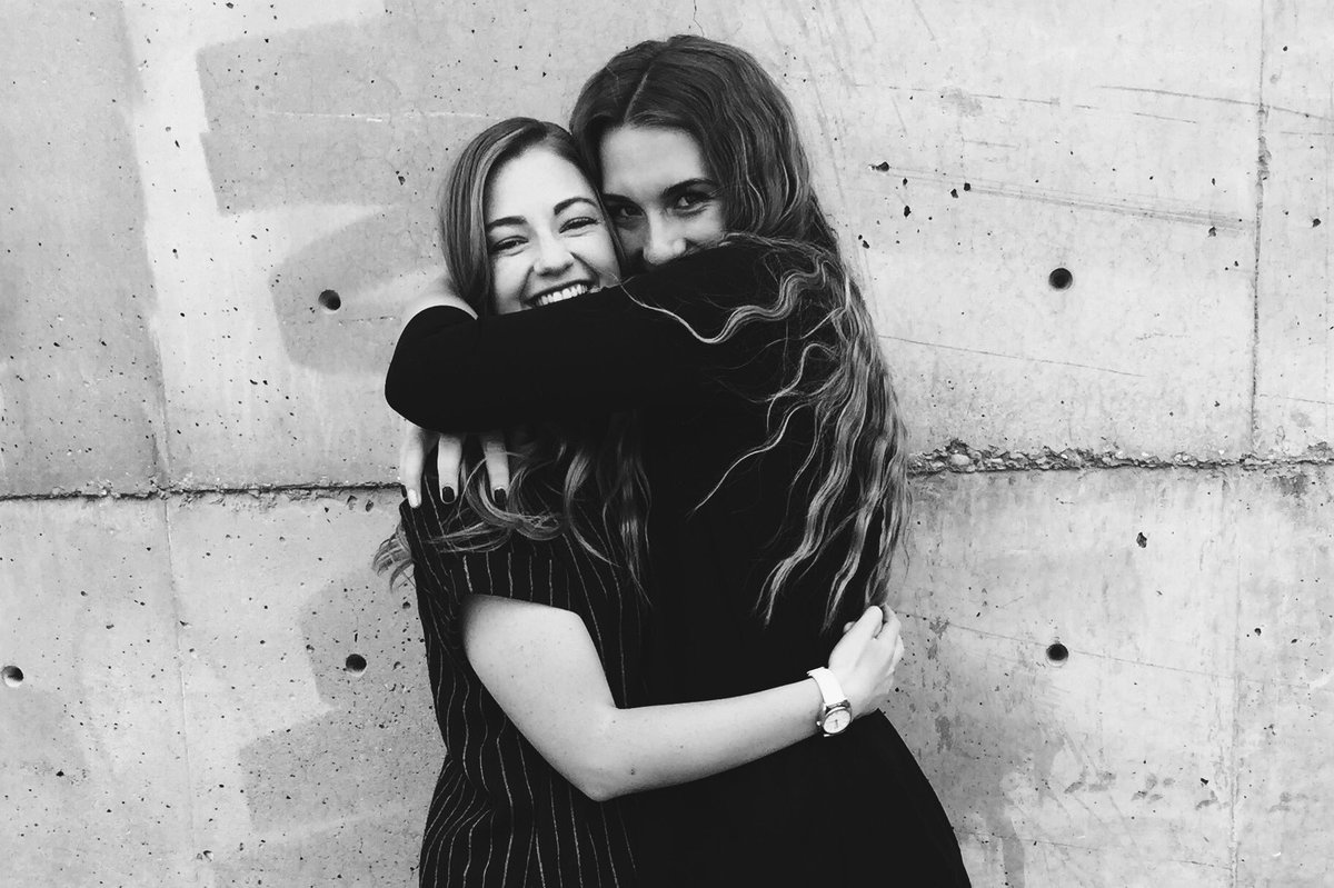 MeganWiscombe's tweet photo. happy 19th to the cutest future missionary ever!! love you so much sam💗🎈 https://t.co/tbd3VwEBpT