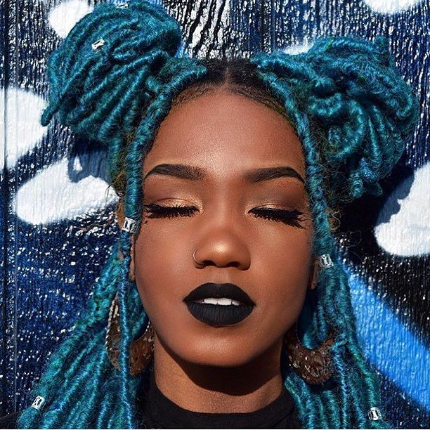 getcreme's tweet photo. HAIR + MAKEUP INSPO: baby, this blue moment is giving it's so much life 🙏🏾💙💙💙 @raychillste… https://t.co/svilQM0Mst https://t.co/kw45m0pqBN