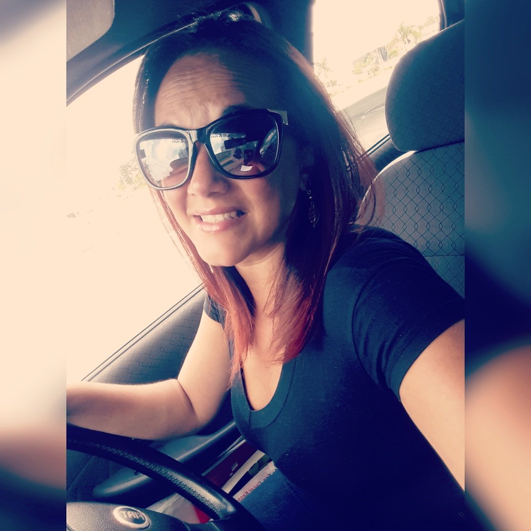 mislenedipp's tweet photo. Ela tinha tudo pra estar triste , mas preferiu viver #Sorrindo  😃 💅 https://t.co/nqQLR9YhDf