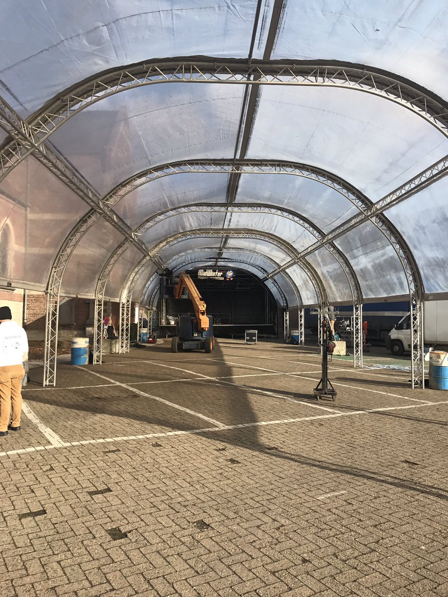 MidWinter1742's tweet photo. Nu nog leeg, morgen ist zover. Welk excuus gebruik jij om er niet te zijn? #MW17 https://t.co/DkWBATobXl https://t.co/ThZwn8Uom0