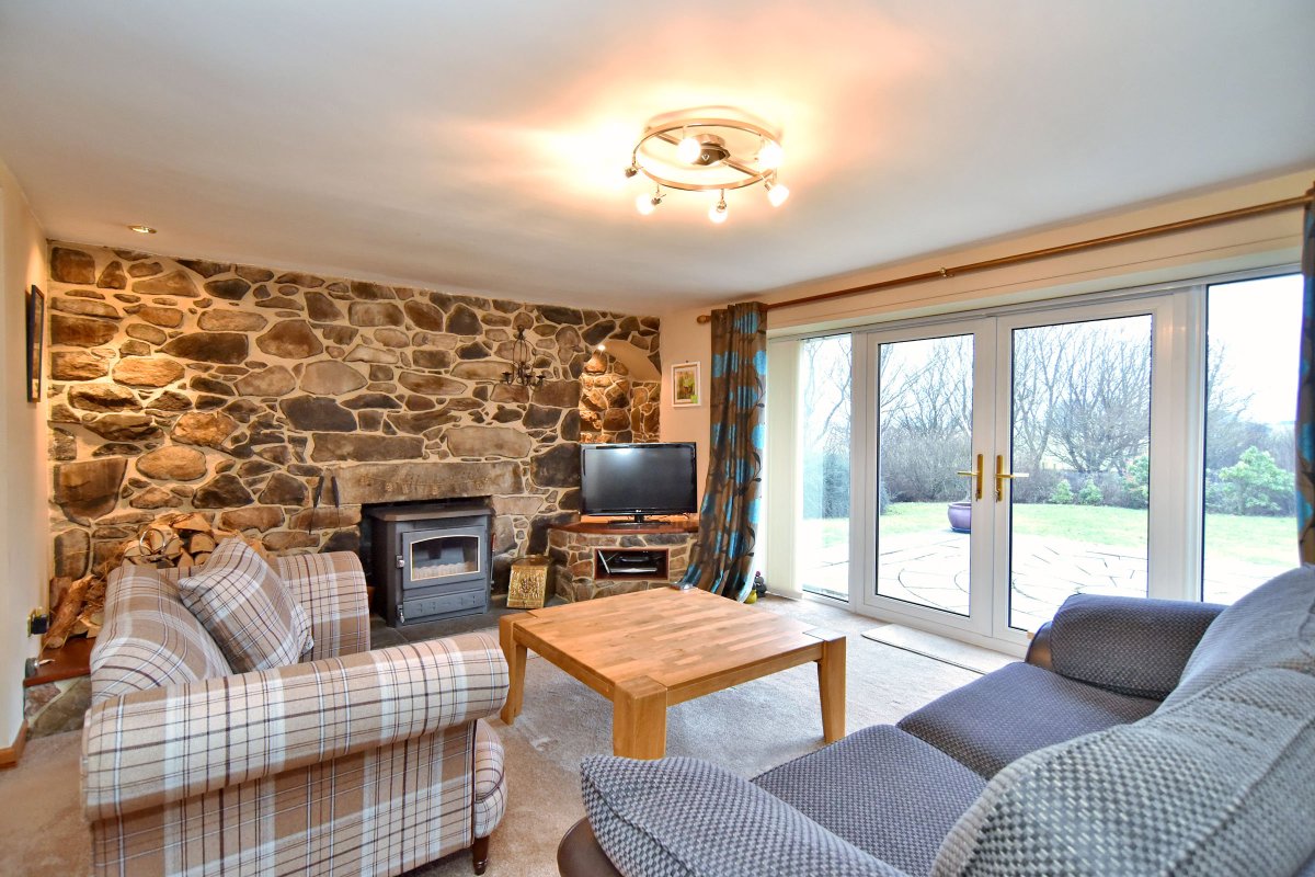 AC_Dyce's tweet photo. NEW #ForSale - Rashieburn in #Fintray O/O £310,000. Spacious 3 bed bungalow. https://t.co/HJSfVwLqtn #property #Aberdeen https://t.co/OlAUhFc3f4