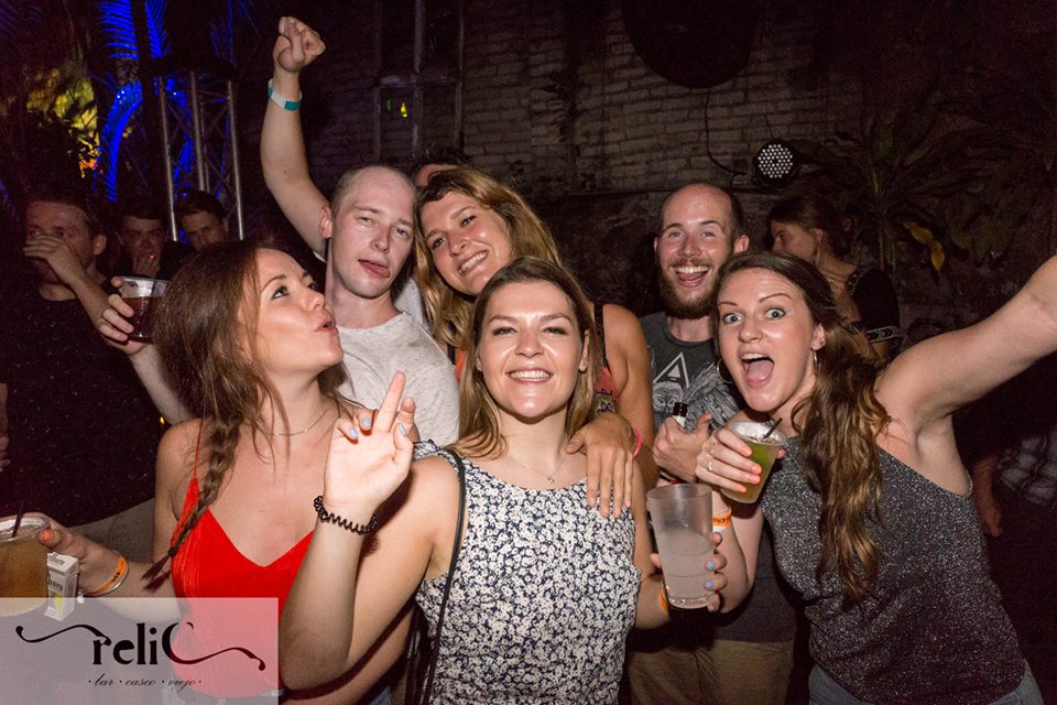 RelicBar's tweet image. Nuestros Horarios: Lunes a Jueves: 7:30pm/2:00am - Viernes y Sabado: 8:30pm/3:30am

¡Entrada GRATIS y buena música asegurada! 😃