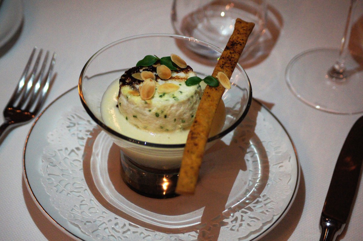 ManoirHonfleur's tweet photo. Découvrez notre nouvelle #carte https://t.co/ef62YVhvuO Notre #restaurant face à la #mer est ouvert tous les midis et soirs  #manoirhonfleur https://t.co/abjIh6td2b