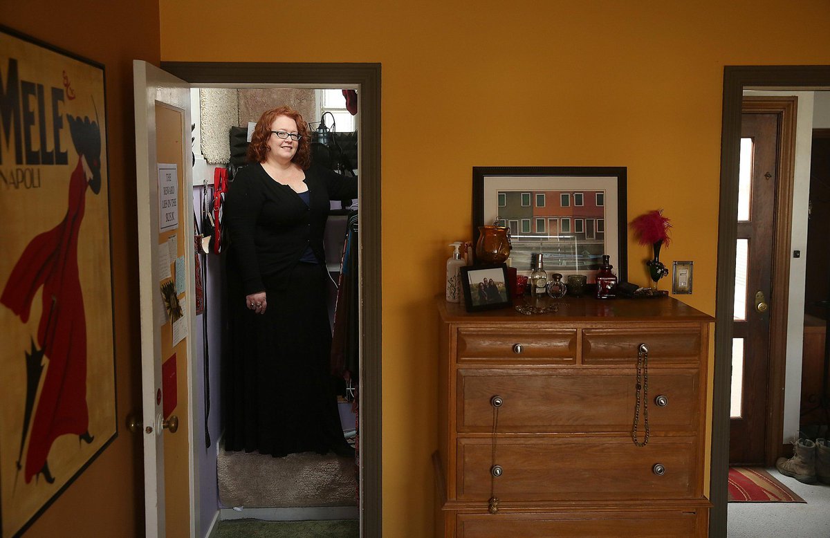 TakeThreeVO's tweet photo. Great way to make a living! - Corporate videos a boon for Bay Area voice actors https://t.co/HbrSczj3dI via @sfchronicle #voiceacting https://t.co/WjEBPuuAe2