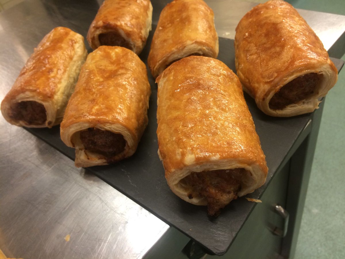 ChadwickKitchen's tweet photo. Mmmmm sausage rolls... #Nantwich #rifleman #fridaynight https://t.co/k0qrg1XWsc