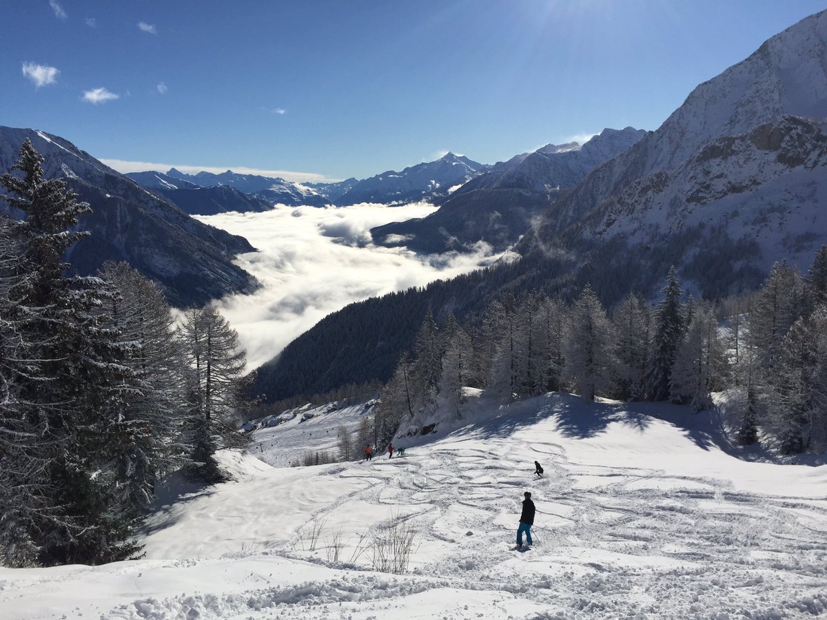 paul24f's tweet photo. Great day on the slopes https://t.co/WYcLvTuS5D