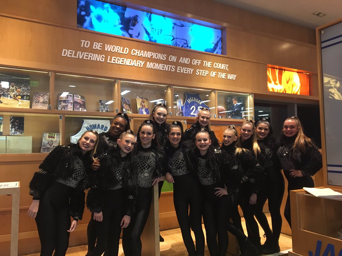 _bethelegend's tweet photo. It's safe to say... we have the best LA Fam(ily) EVER!! Such an incredible night performing at the Magic Game! WE ARE LA💙 https://t.co/YFbDlK0A3f