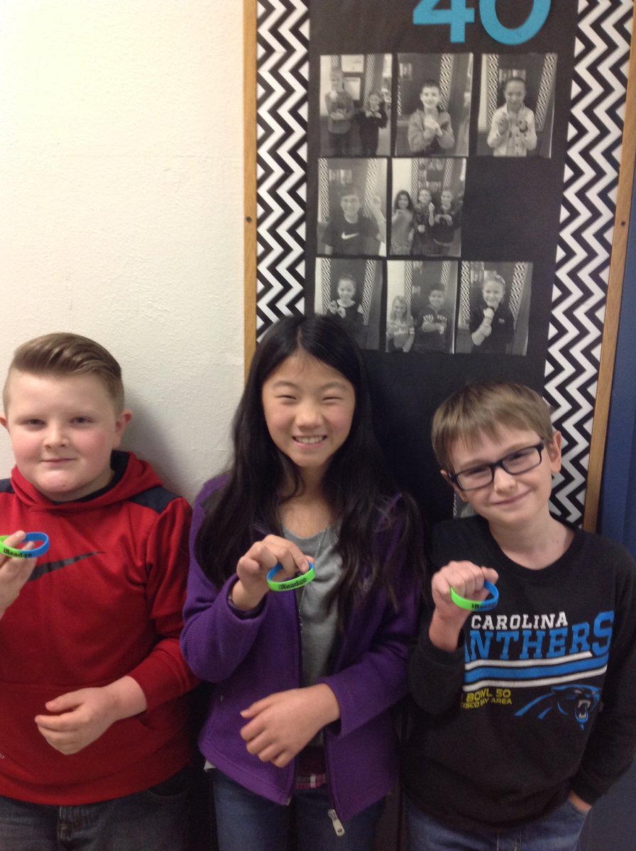 3 more 4th graders earned their #iRead40 bracelet!