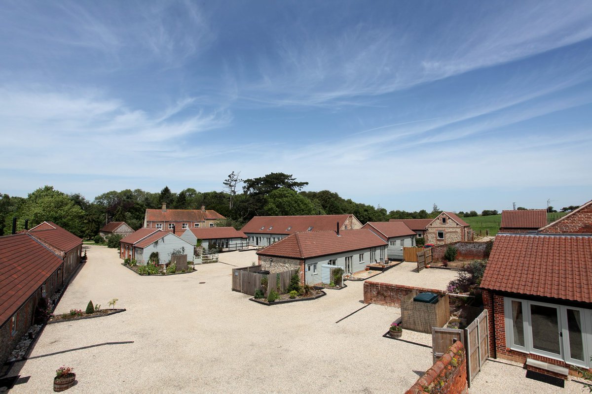 Manor Mews tweet media