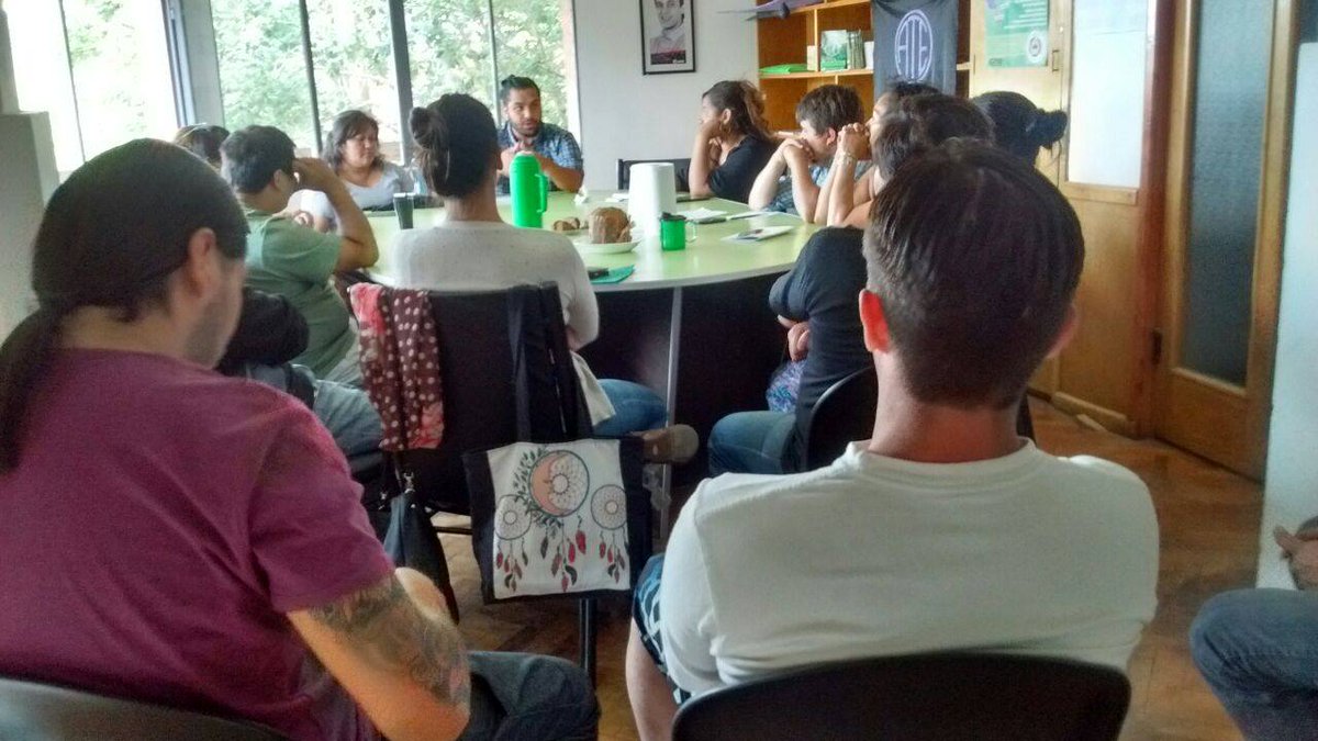 ate_caleta's tweet photo. #Ahora Plenario de delegados de ATE 
#ATEConTodos https://t.co/l8uGAwdiCv