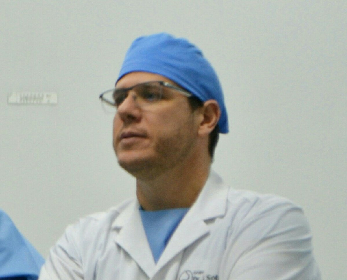 HCCComunica's tweet photo. Esta tarde a las 4pm el Dr @JAVIERSOTELDOC, especialista del #HCC será entrevistado  por @dsalas_gv de Globovision #DíaMundialContraElCáncer https://t.co/whcg8wCuiX