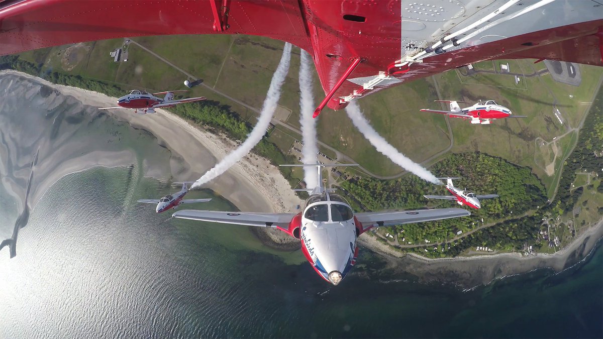 #CFSnowbirds Captain “Match” Hatta receives 2016 ICAS  ‘Platinum’ Pinnacle Award.  BZ Match! bit.ly/2kAO4Xq
#RCAF #airshow #avgeek