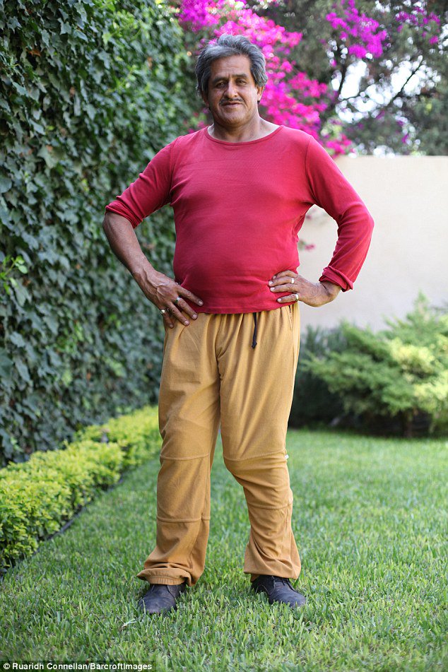 Y_Abubakar3's tweet image. This is Roberto Esquivel Cabrera
Google him. 😭😭😭