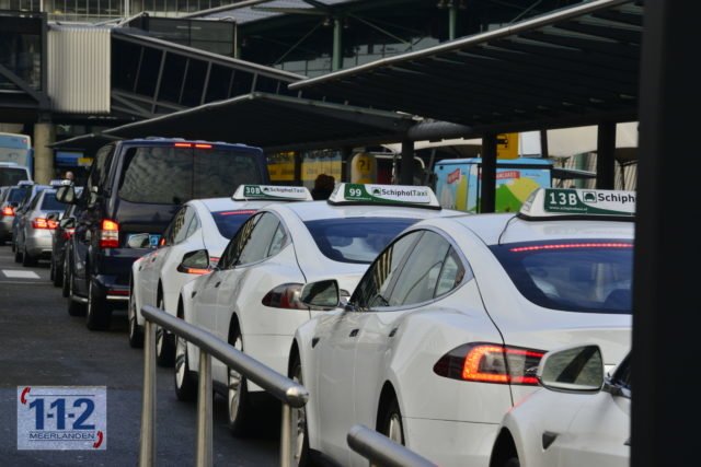 112meerlanden's tweet photo. Schiphol - Schipholsnorder moet 12.000 euro betalen #snorder #schiphol #taxi #kmar
https://t.co/std3orznXU https://t.co/QcyKdwEUSB