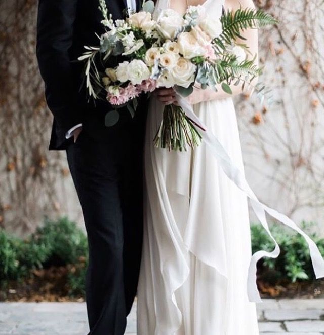 Stunning Truvelle dress and bouquet ❣#wedding #weddingblog